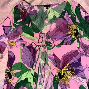 Cute long sleeve shirt.